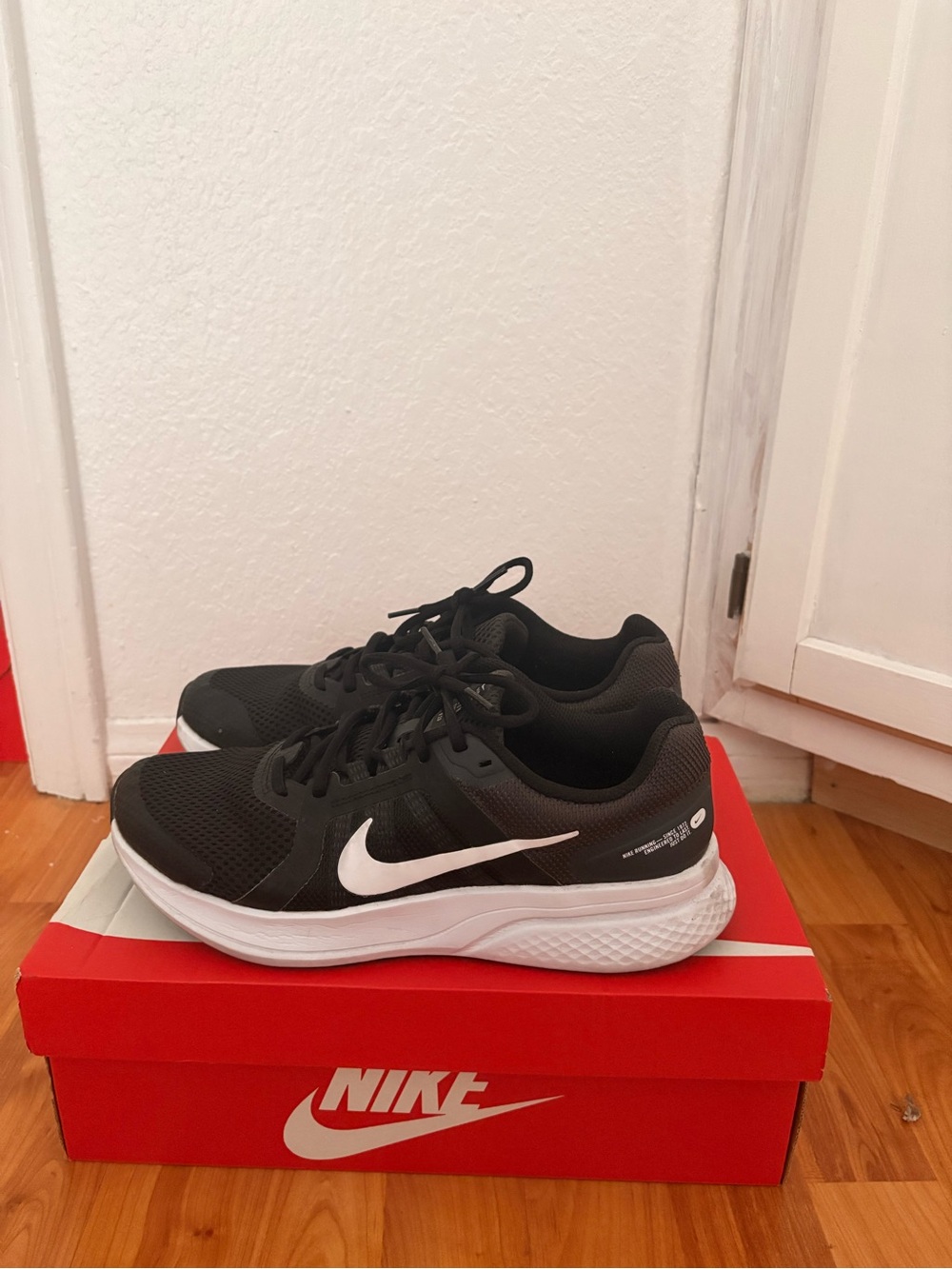 Nike Zoom Vomero 5 Black and White Athletic Sneakers
